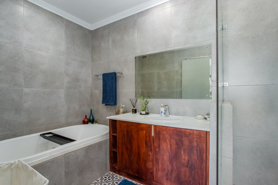 3 Bedroom Property for Sale in Pearl Valley at Val de Vie Western Cape